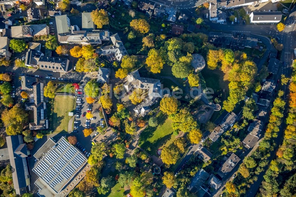 Siegen aus der Vogelperspektive: Gebäudekomplex im Schloßpark vom Oberen Schloss in Siegen im Bundesland Nordrhein-Westfalen