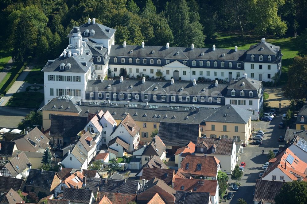 Luftbild Offenbach am Main - Gebäudekomplex im Schloßpark vom Rumpenheimer Schloss in Offenbach am Main im Bundesland Hessen