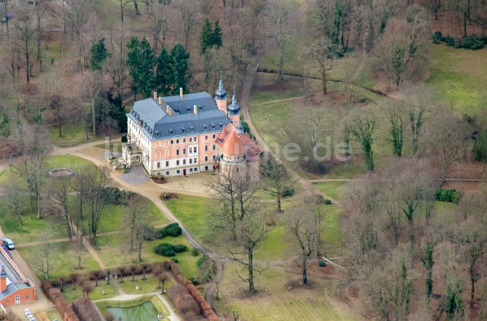 Luftaufnahme Altdöbern - Gebäudekomplex im Schloßpark von Schloß Altdöbern in Altdöbern im Bundesland Brandenburg