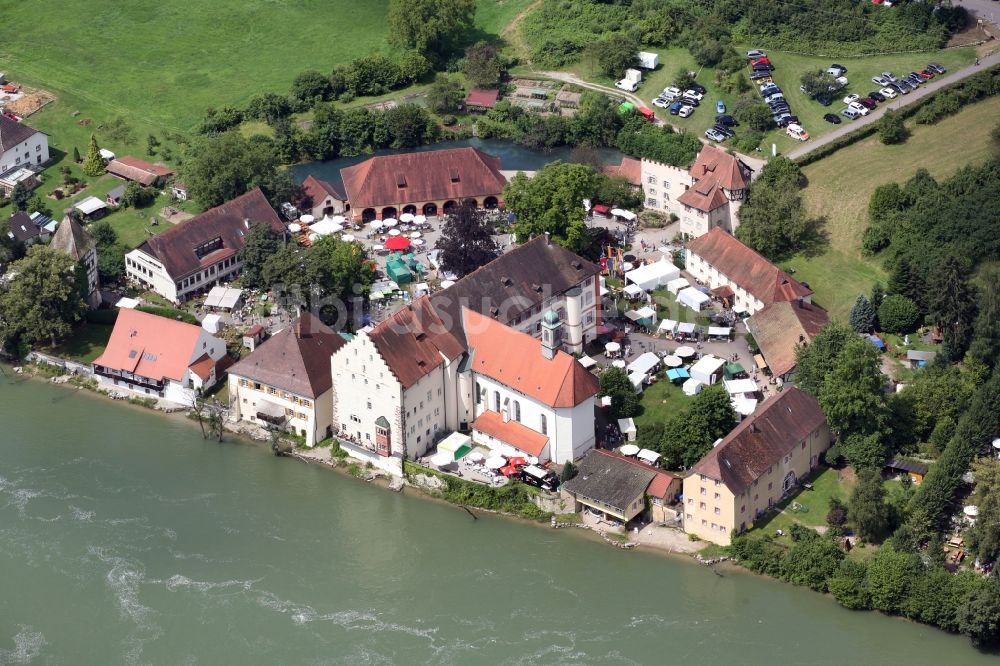 Rheinfelden (Baden) aus der Vogelperspektive: Gebäudekomplex und Schloßpark von Schloß Beuggen in Rheinfelden (Baden) im Bundesland Baden-Württemberg bei der Gartenmesse