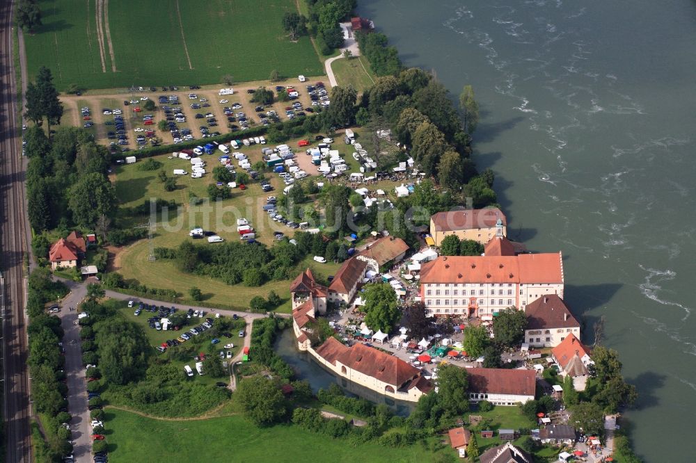 Luftaufnahme Rheinfelden (Baden) - Gebäudekomplex und Schloßpark von Schloß Beuggen in Rheinfelden (Baden) im Bundesland Baden-Württemberg bei der Gartenmesse