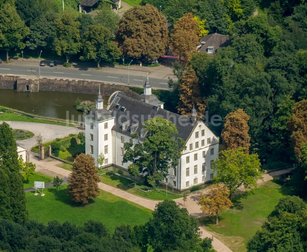 Luftbild Essen - Gebäudekomplex im Schloßpark von Schloß Borbeck in Essen im Bundesland Nordrhein-Westfalen - NRW, Deutschland