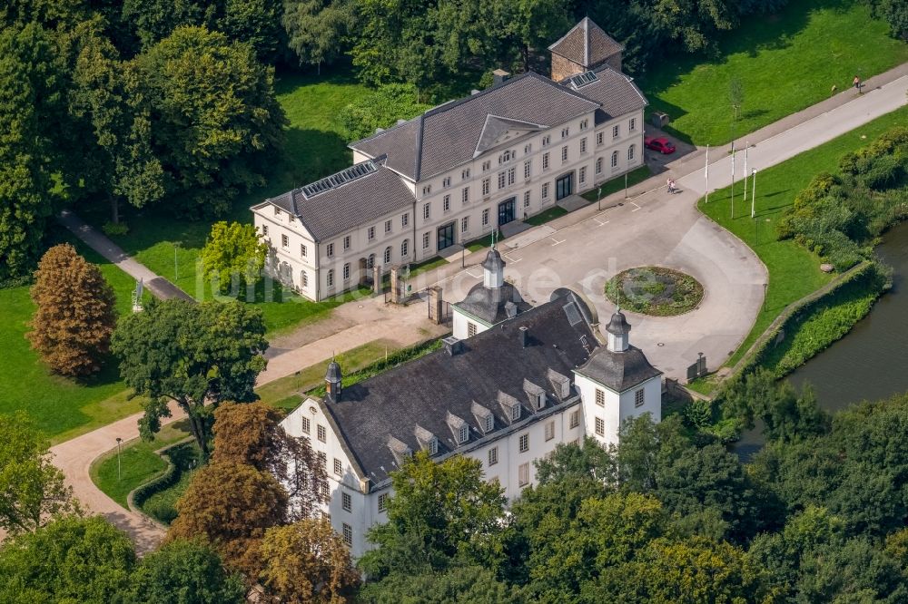 Luftbild Essen - Gebäudekomplex im Schloßpark von Schloß Borbeck in Essen im Bundesland Nordrhein-Westfalen - NRW, Deutschland