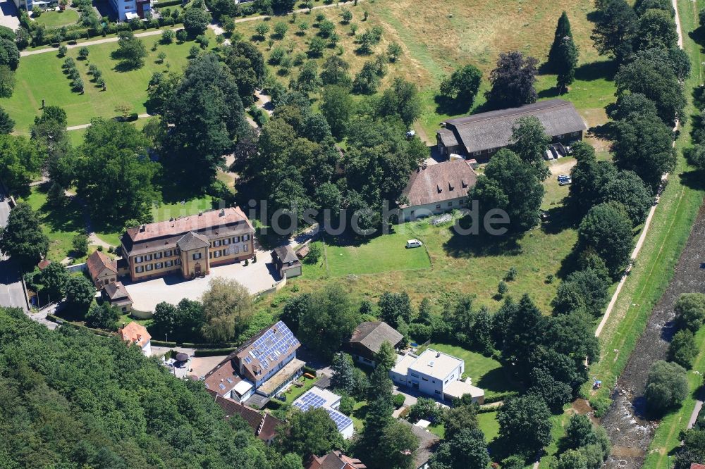 Freiburg im Breisgau von oben - Gebäudekomplex im Schloßpark von Schloß Ebnet in Freiburg im Breisgau im Bundesland Baden-Württemberg