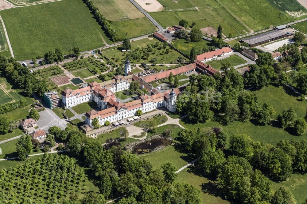 Eichenzell von oben - Gebäudekomplex im Schloßpark von Schloß Fasanerie in Eichenzell im Bundesland Hessen, Deutschland