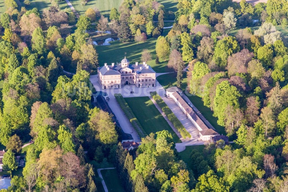 Rastatt aus der Vogelperspektive: Gebäudekomplex im Schloßpark von Schloß Favorite in Rastatt im Bundesland Baden-Württemberg, Deutschland