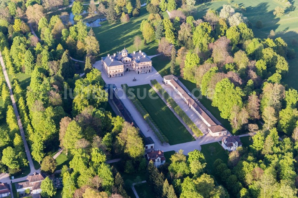 Luftaufnahme Rastatt - Gebäudekomplex im Schloßpark von Schloß Favorite in Rastatt im Bundesland Baden-Württemberg, Deutschland