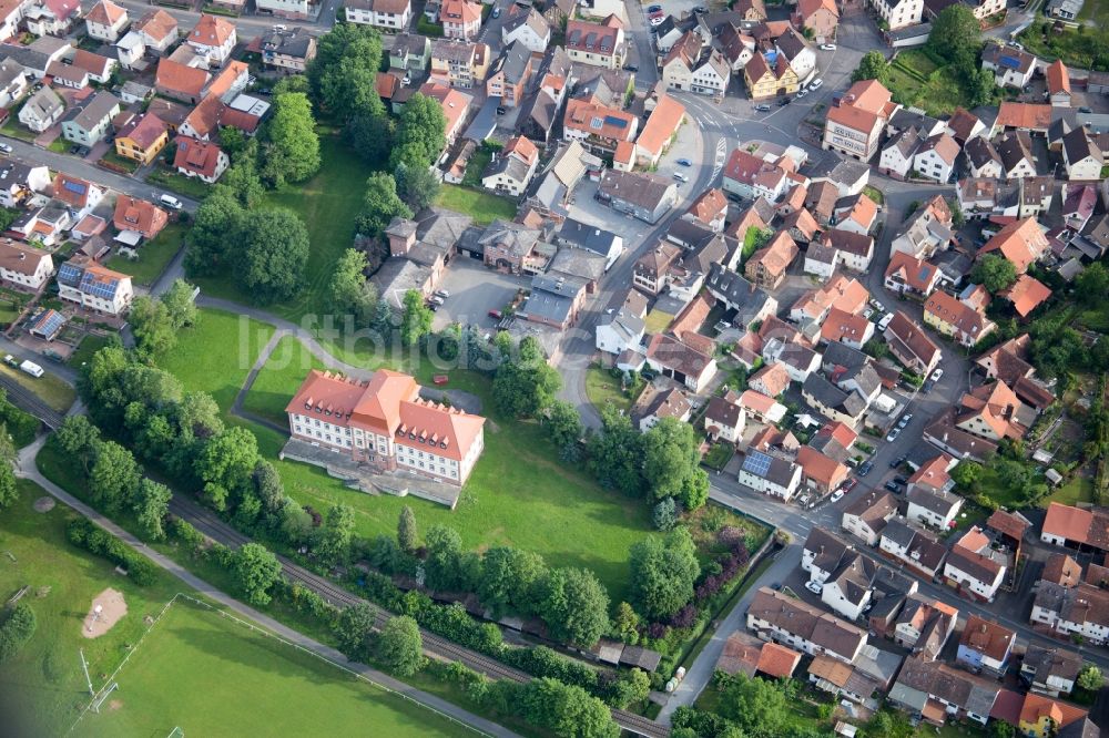 Luftbild Collenberg - Gebäudekomplex im Schloßpark von Schloß Fechenbach im Ortsteil Fechenbach in Collenberg im Bundesland Bayern, Deutschland