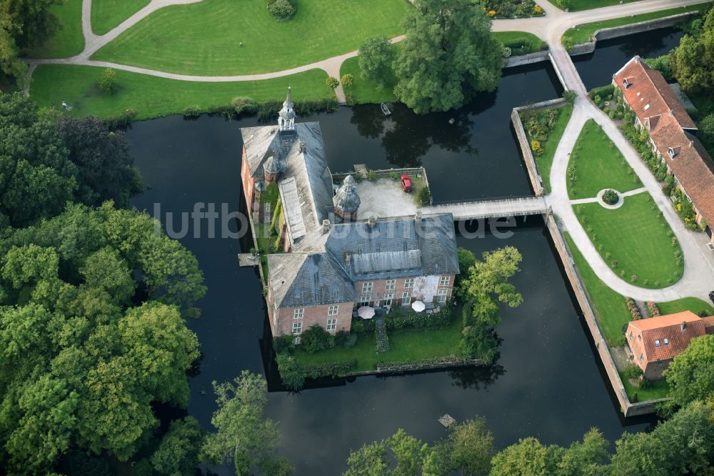 Luftbild Sande - Gebäudekomplex im Schloßpark von Schloß Gödens in Sande im Bundesland Niedersachsen