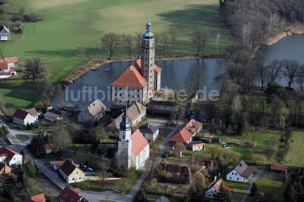 Luftbild Bad Schmiedeberg - Gebäudekomplex im Schloßpark von Schloß am Heideteichbach in Bad Schmiedeberg im Bundesland Sachsen-Anhalt