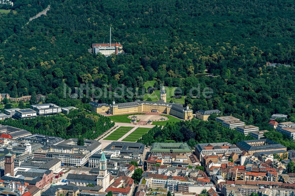 Luftbild Karlsruhe - Gebäudekomplex im Schloßpark von Schloß Karlsruhe in Karlsruhe im Bundesland Baden-Württemberg, Deutschland