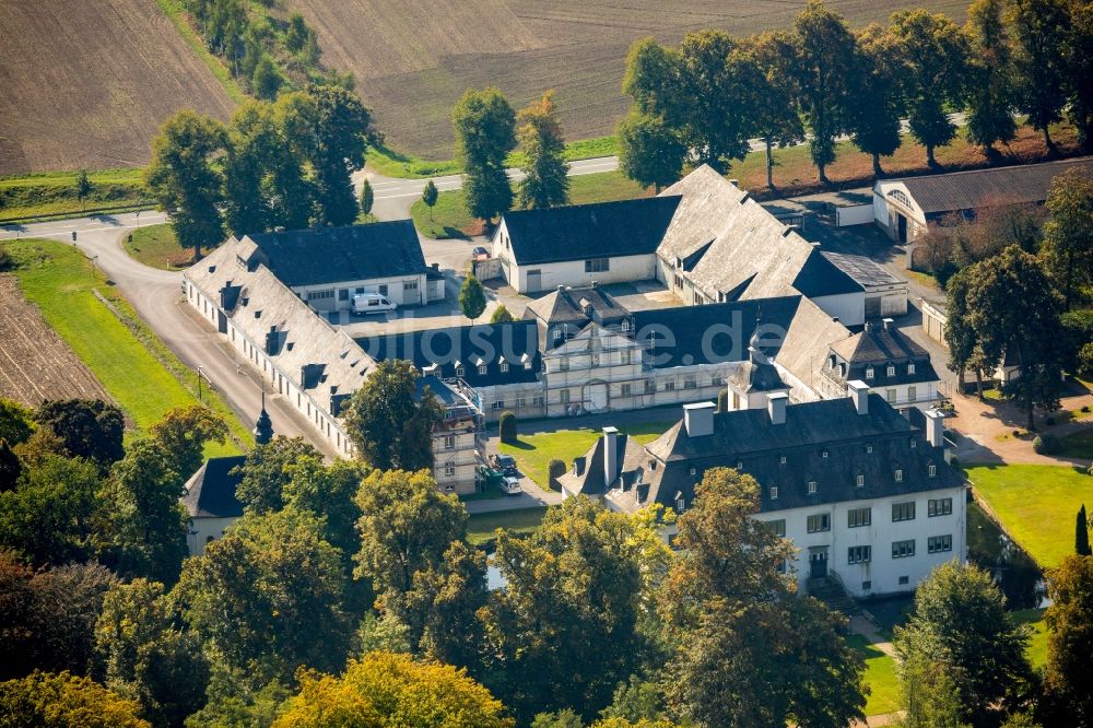 Luftbild Meschede - Gebäudekomplex im Schloßpark von Schloß Laer in Meschede im Bundesland Nordrhein-Westfalen, Deutschland