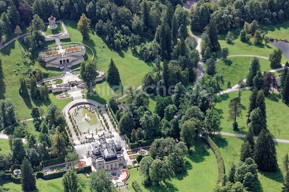 Luftaufnahme Ettal - Gebäudekomplex im Schloßpark von Schloß Linderhof in Ettal im Bundesland Bayern