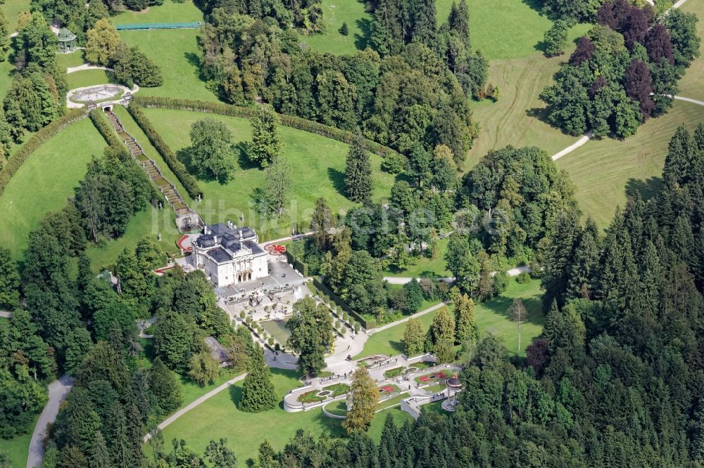 Luftaufnahme Ettal - Gebäudekomplex im Schloßpark von Schloß Linderhof in Ettal im Bundesland Bayern