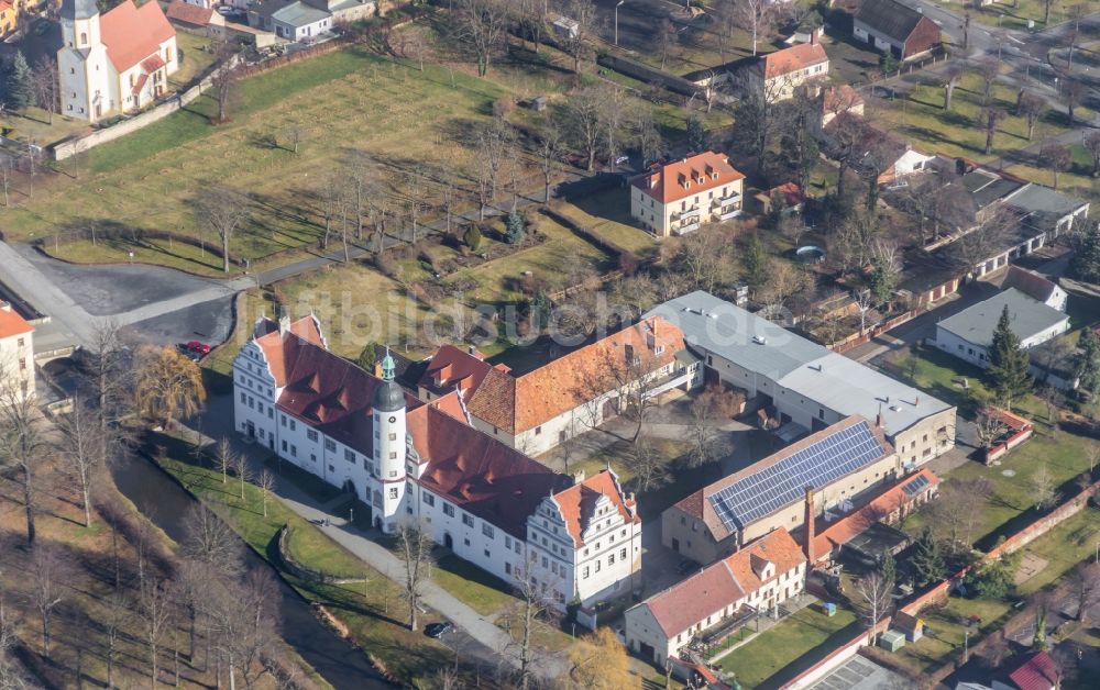 Großenhain aus der Vogelperspektive: Gebäudekomplex im Schloßpark von Schloss und Palais Zabeltitz in Großenhain im Bundesland Sachsen