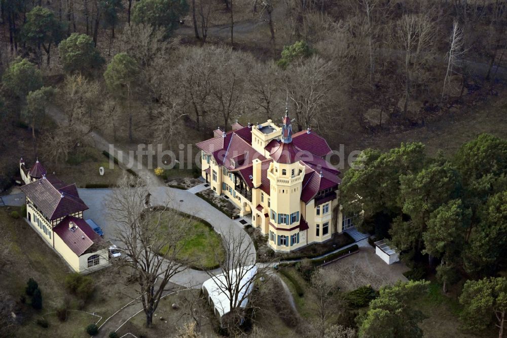 Storkow (Mark) aus der Vogelperspektive: Gebäudekomplex im Schloßpark von Schloß Schloss Hubertushöhe in Storkow (Mark) im Bundesland Brandenburg