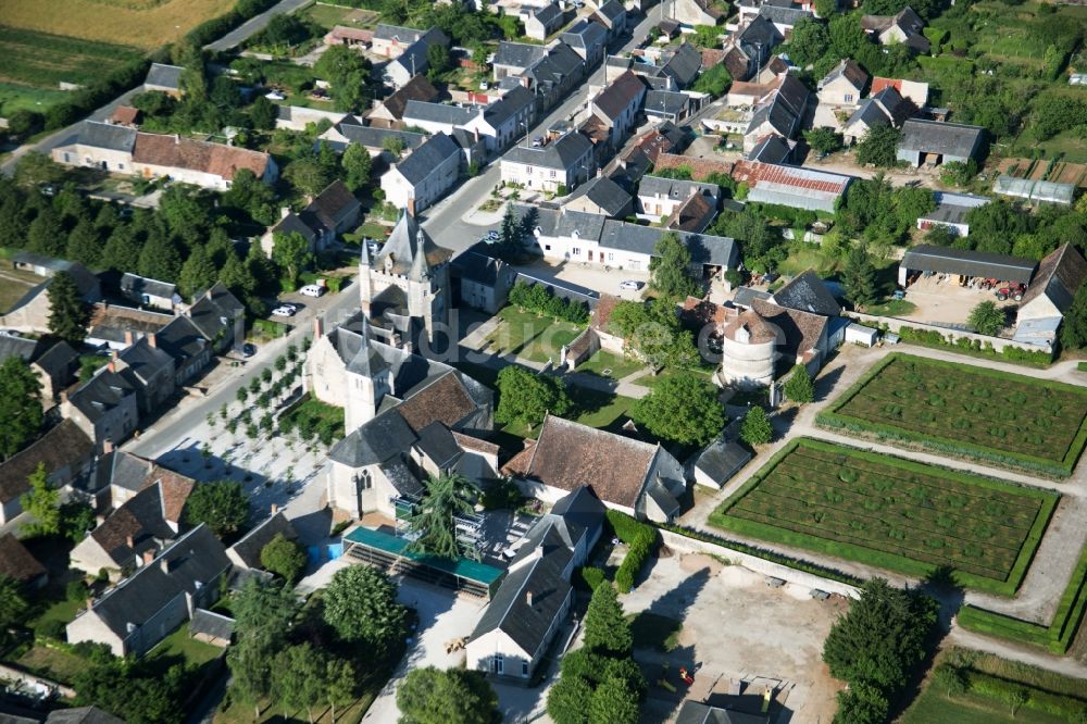 Luftbild Talcy - Gebäudekomplex im Schloßpark von Schloß Talcy in Talcy in Centre-Val de Loire, Frankreich