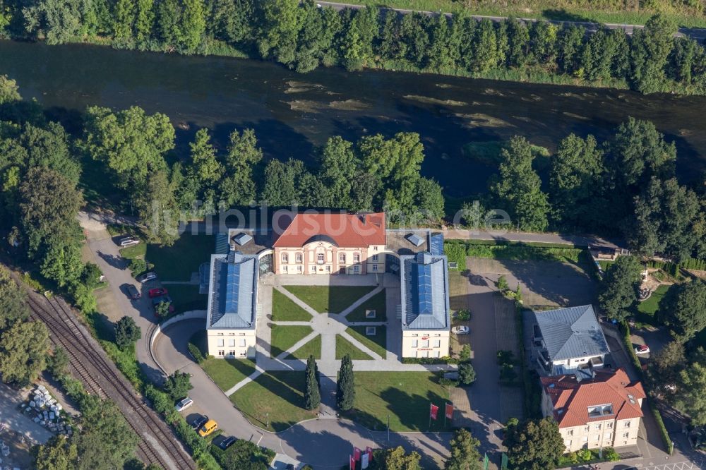 Luftaufnahme Sigmaringen - Gebäudekomplex im Schloßpark des Sparkassen-Forum Hofgarten an der Donau in Sigmaringen im Bundesland Baden-Württemberg, Deutschland