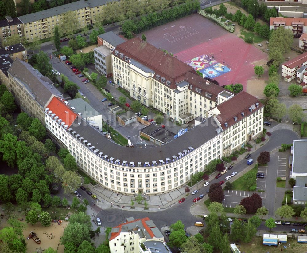 Luftaufnahme Berlin - Gebäudekomplex des Senders Haus des Rundfunks mit den Sendern RIAS und Deutschlandfunk an der Mettestraße im Ortsteil Schöneberg in Berlin, Deutschland