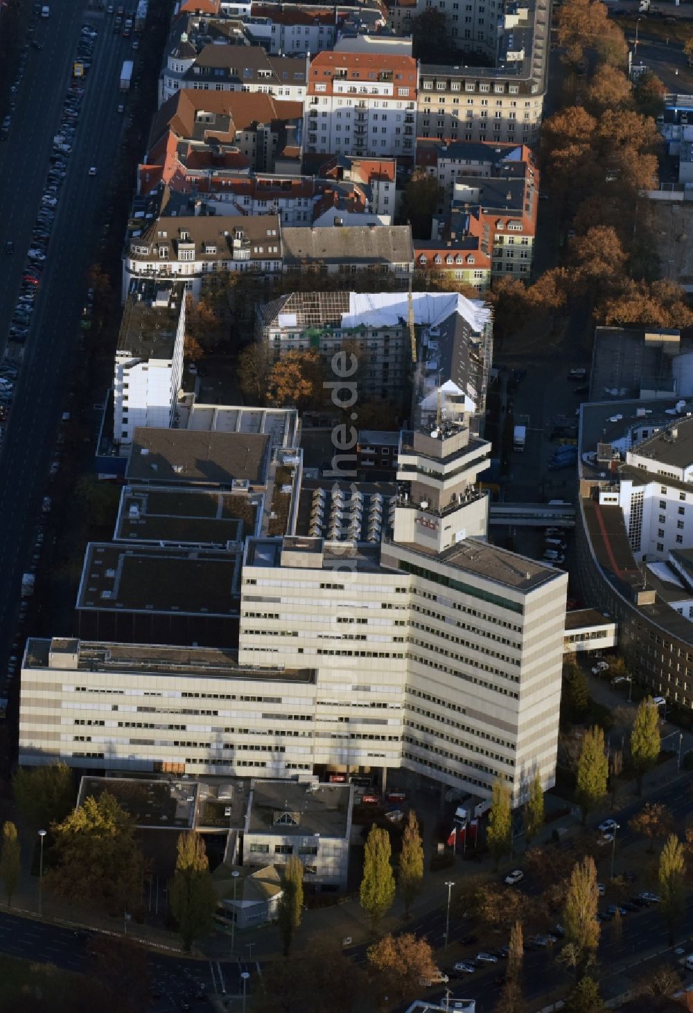 Luftaufnahme Berlin - Gebäudekomplex des Senders RBB Fernsehzentrum am Theodor-Heuss-Platz in Berlin