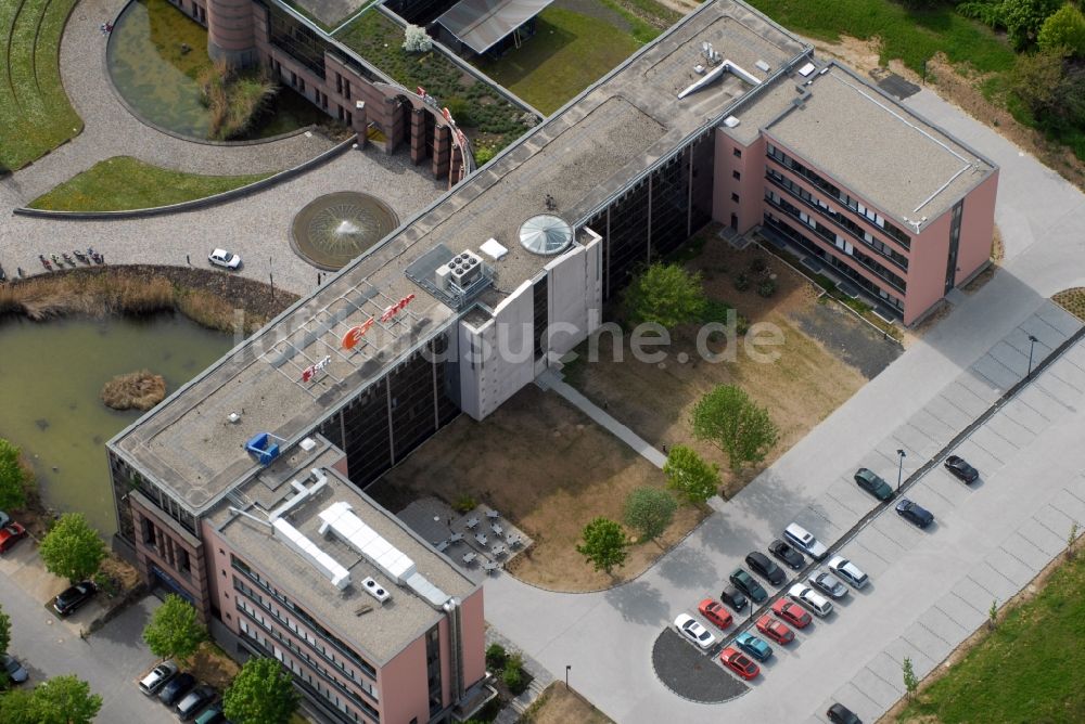 Mainz von oben - Gebäudekomplex des Senders Zweiten Deutschen Fernsehen ZDF im Ortsteil Lerchenberg in Mainz im Bundesland Rheinland-Pfalz