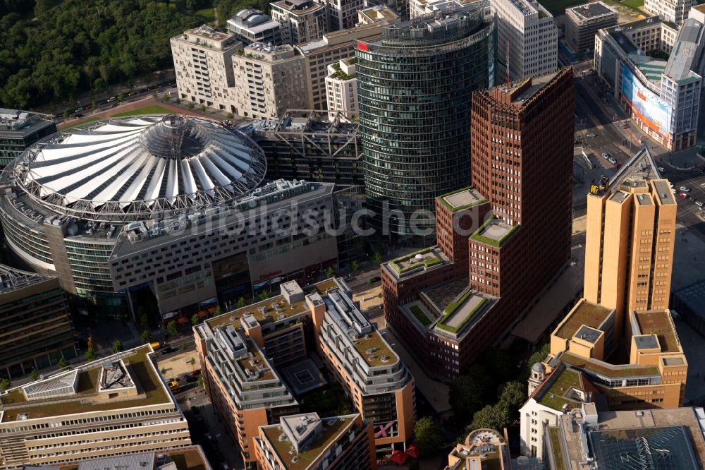 Luftbild Berlin - Gebäudekomplex Sony- Center - Bahntower am Potsdamer Platz Berlin