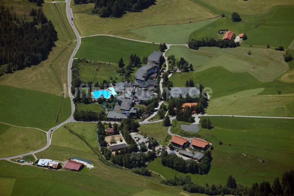 Luftbild Ofterschwang - Gebäudekomplex der Sport- und Kurhotel Sonnenalp GmbH in Ofterschwang im Bundesland Bayern