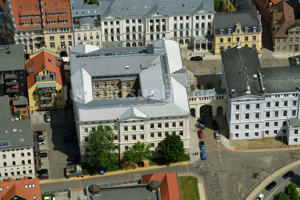 Luftbild Schwerin - Gebäudekomplex der Staatskanzlei an der Schloßstraße in Schwerin im Bundesland Mecklenburg-Vorpommern, Deutschland