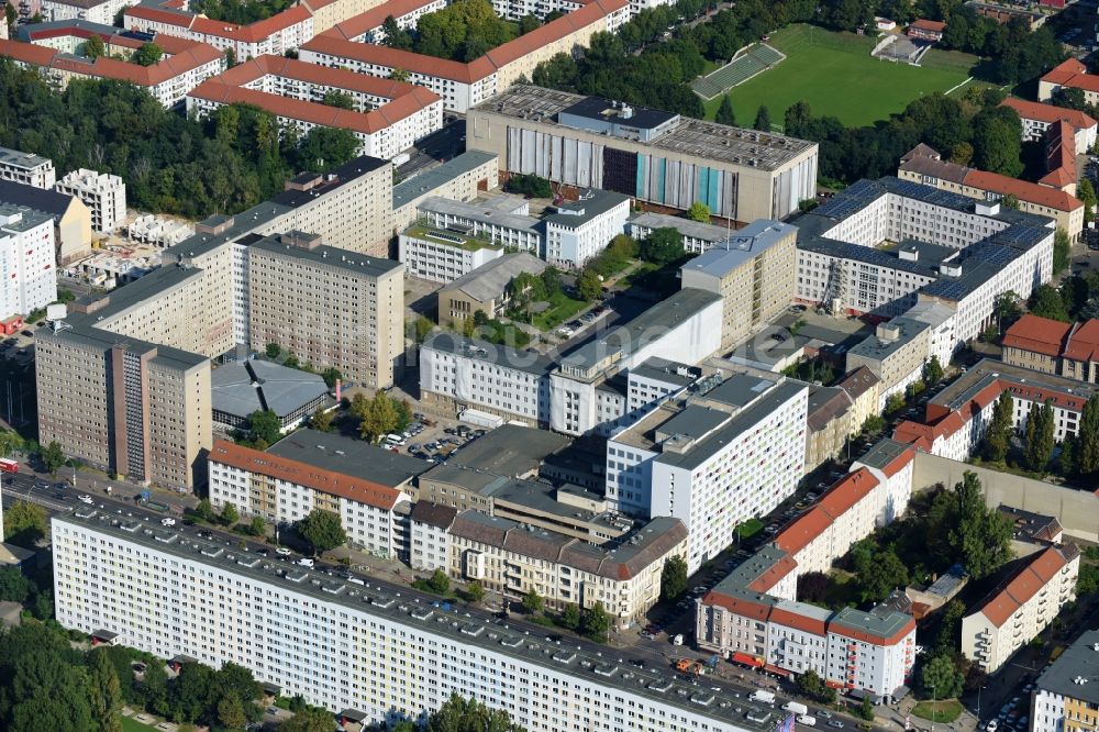 Berlin von oben - Gebäudekomplex der Stasi-Gedenkstätte des ehemaligen MfS Ministerium für Staatssicherheit der DDR in der Ruschestraße zwischen Normannenstraße und Frankfurter Allee in Berlin Lichtenberg