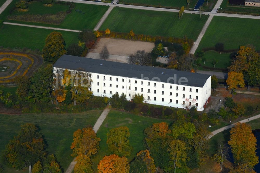 Luftbild Oranienburg - Gebäudekomplex der städtischen Bildungseinrichtung im Schloßpark-Oranienburg in Oranienburg im Bundesland Brandenburg, Deutschland