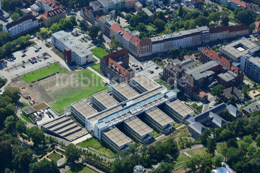 Brandenburg aus der Vogelperspektive: Gebäudekomplex der Städtisches Klinikum Brandenburg GmbH in Brandenburg