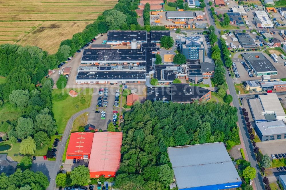 Stade aus der Vogelperspektive: Gebäudekomplex des Technologiezentrum Stade Handwerk TZH in Stade im Bundesland Niedersachsen, Deutschland