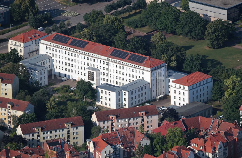 Luftaufnahme Erfurt - Gebäudekomplex des Thüringer Ministerium für Umwelt, Energie und Naturschutz im Ortsteil Löbervorstadt in Erfurt im Bundesland Thüringen, Deutschland