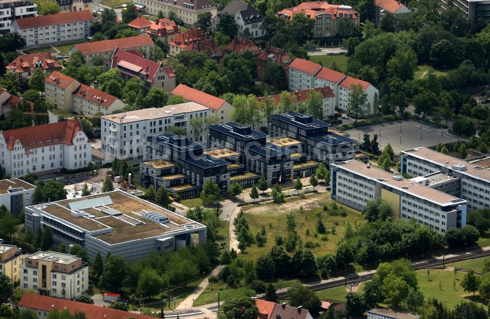 Luftaufnahme Erfurt - Gebäudekomplex des Thüringer Ministeriums für Wirtschaft, Wissenschaft und Digitale Gesellschaft an der Max-Reger-Straße in Erfurt im Bundesland Thüringen