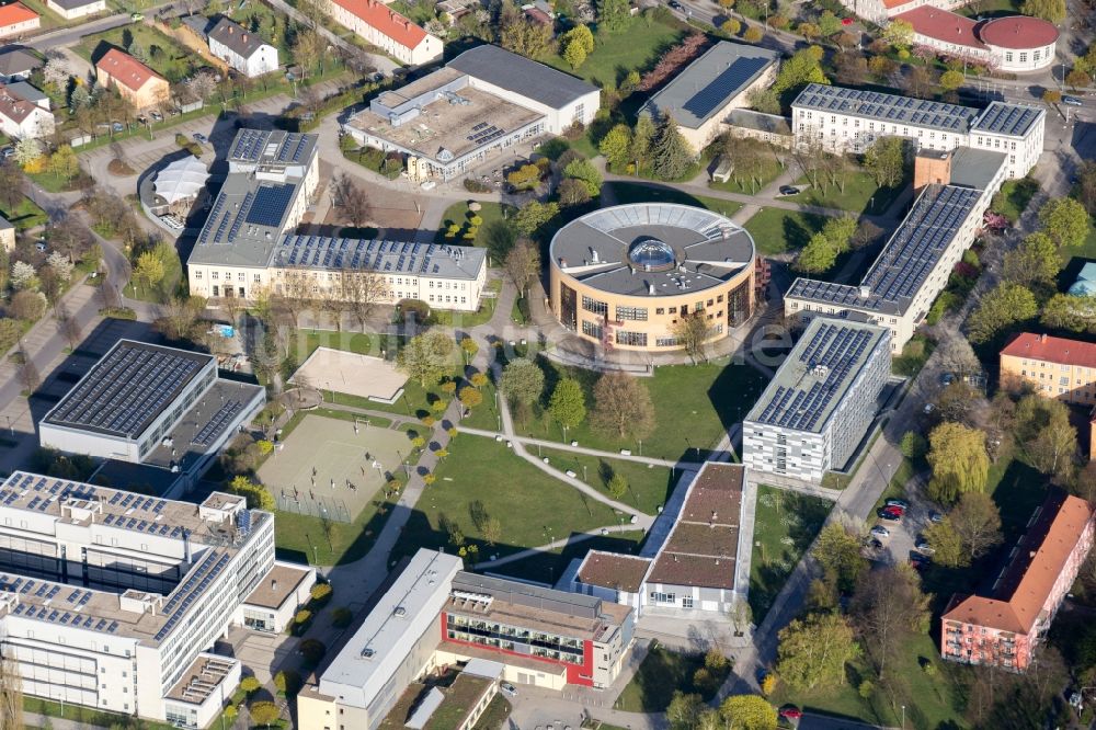 Senftenberg aus der Vogelperspektive: Gebäudekomplex der Universität Cottbus-Senftenberg in Senftenberg im Bundesland Brandenburg