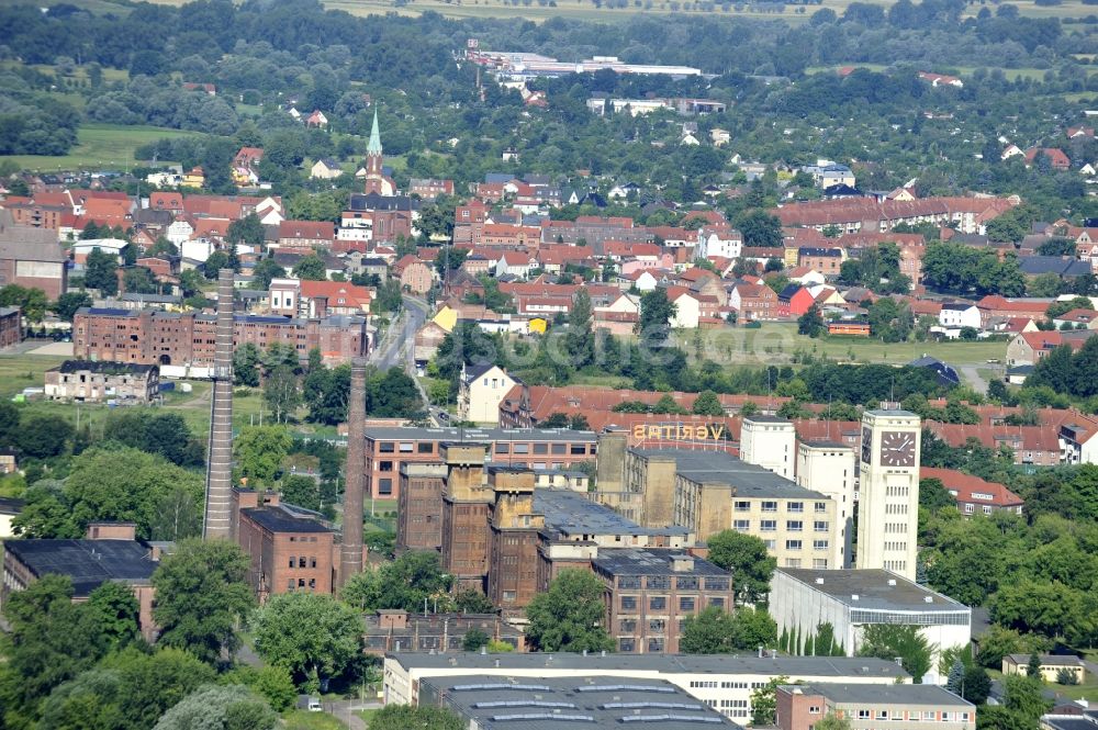 Wittenberge aus der Vogelperspektive: Gebäudekomplex der vormaligen Firma Veritas an der Bad Wilsnacker Straße in Wittenberge im Bundesland Brandenburg