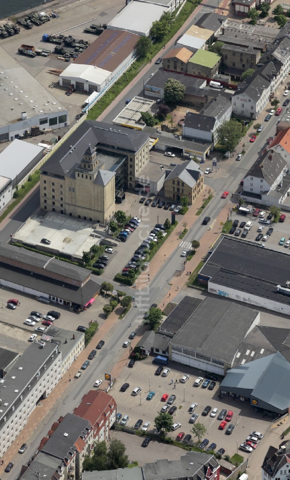 Flensburg von oben - Gebäudekomplex Walzenmühle in Flensburg im Bundesland Schleswig-Holstein