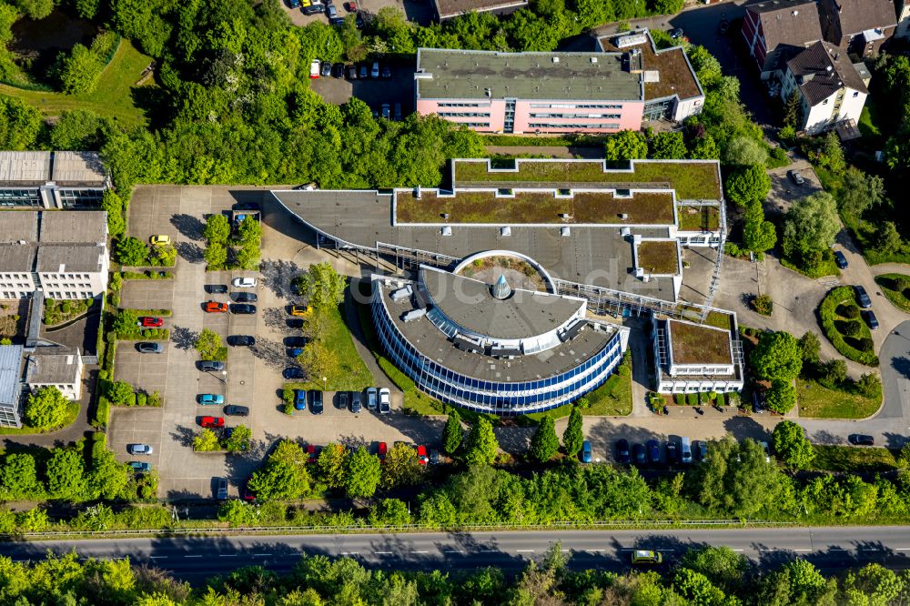 Hagen aus der Vogelperspektive: Gebäudekomplex des Weiterbildungs- und Bildungszentrum Hagen an der Eugen-Richter-Straße in Hagen im Bundesland Nordrhein-Westfalen