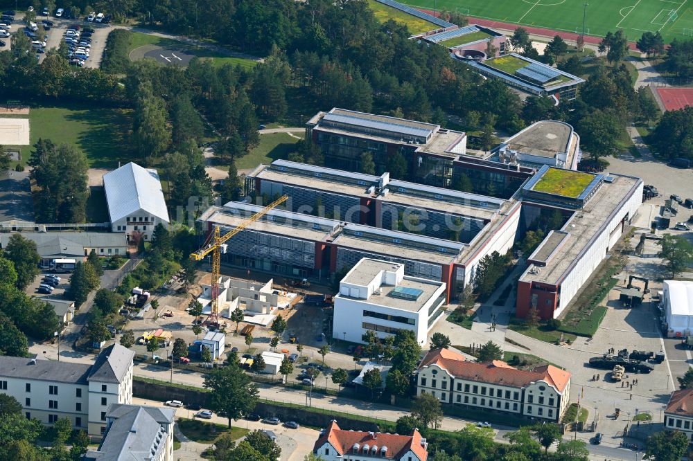 Dresden von oben - Gebäudekomplex des Weiterbildungs- und Bildungszentrums Offizierschule des Heeres (OSH) in Dresden im Bundesland Sachsen, Deutschland