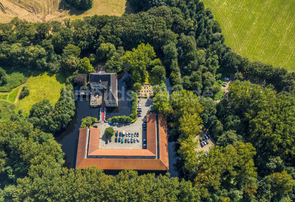 Luftaufnahme Gelsenkirchen - Gebäudekomplex des Weiterbildungs- und Bildungszentrums ZfsL Gelsenkirchen in der Lüttinghofallee in Gelsenkirchen im Bundesland Nordrhein-Westfalen, Deutschland