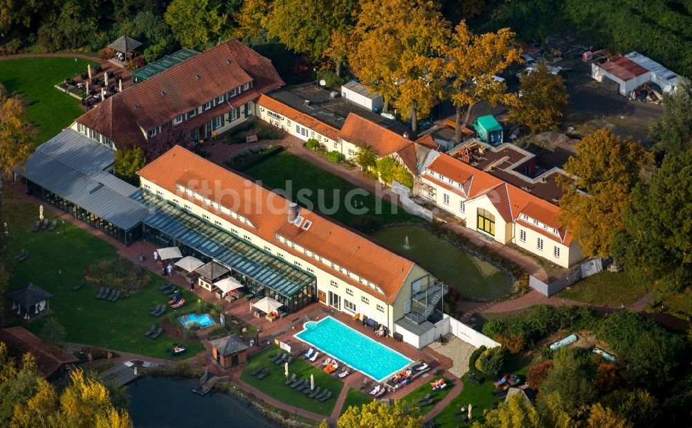 Hamm von oben - Gebäudekomplex der Wellness- Hotelanlage Gut Sternholz in Hamm im Bundesland Nordrhein-Westfalen