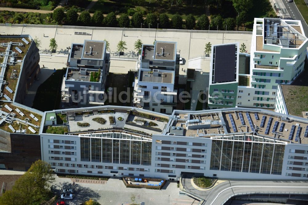 Luftbild Hamburg - Gebäudekomplex Wälderhaus auf dem Inselpark im Stadtteil Wilhelmsburg in Hamburg