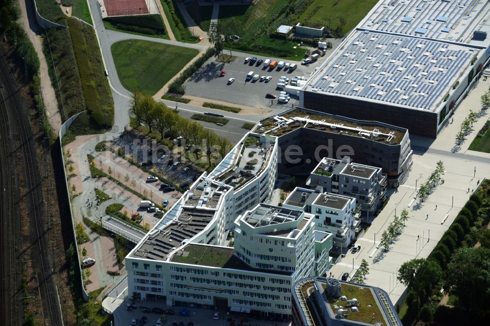 Luftaufnahme Hamburg - Gebäudekomplex Wälderhaus auf dem Inselpark im Stadtteil Wilhelmsburg in Hamburg