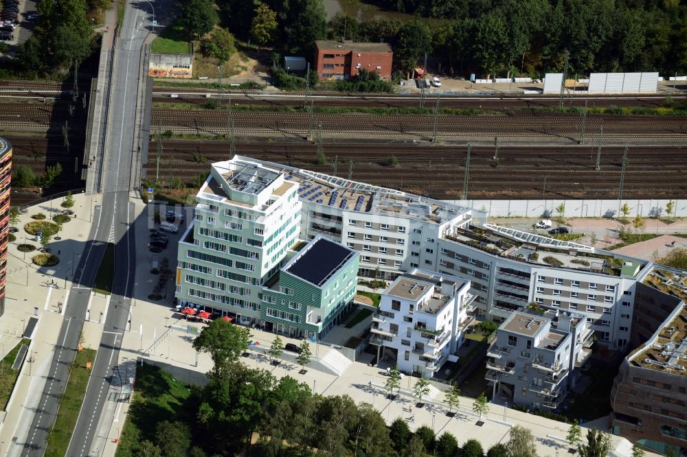 Hamburg aus der Vogelperspektive: Gebäudekomplex Wälderhaus auf dem Inselpark im Stadtteil Wilhelmsburg in Hamburg