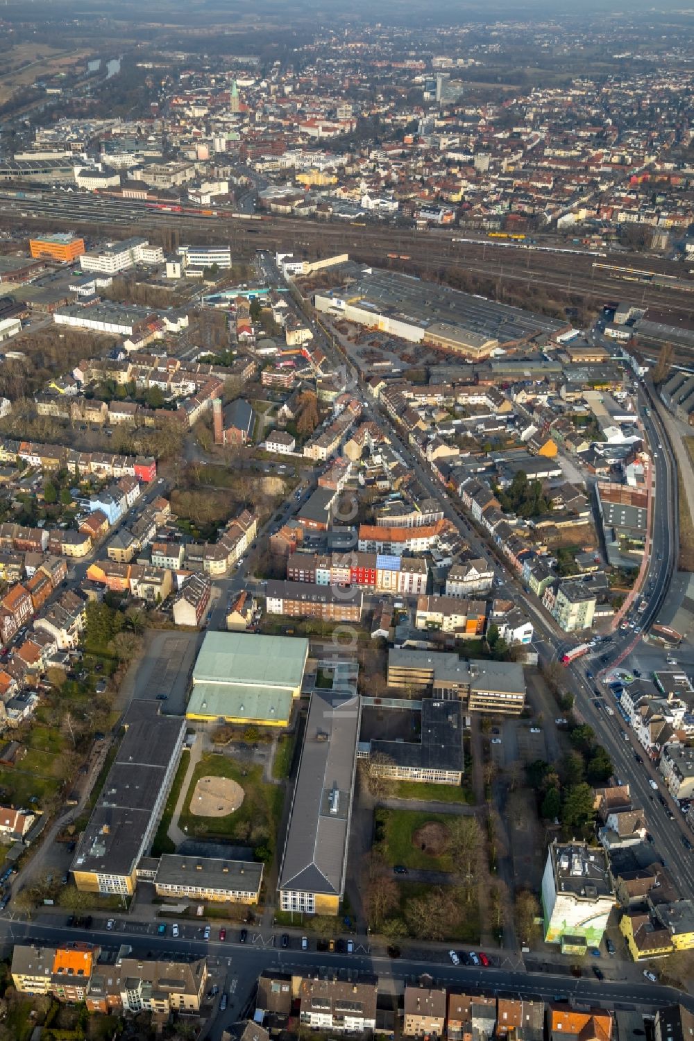 Hamm aus der Vogelperspektive: Gebäudekomplexe der Berufsschule Friedrich-List-Berufskolleg und Eduard-Spranger-Berufskolleg am Vorheider Weg in Hamm im Bundesland Nordrhein-Westfalen