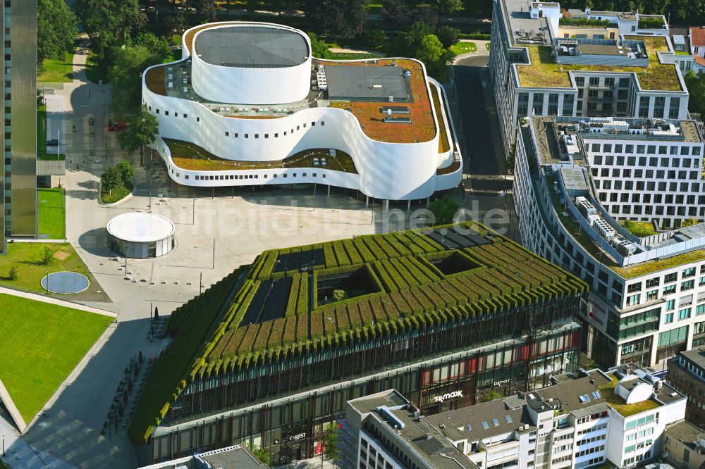 Düsseldorf von oben - Gebäudekomplexes des Einkaufszentrum Ingenhoven-Tal - Köbogen 2 in Düsseldorf im Bundesland Nordrhein-Westfalen, Deutschland