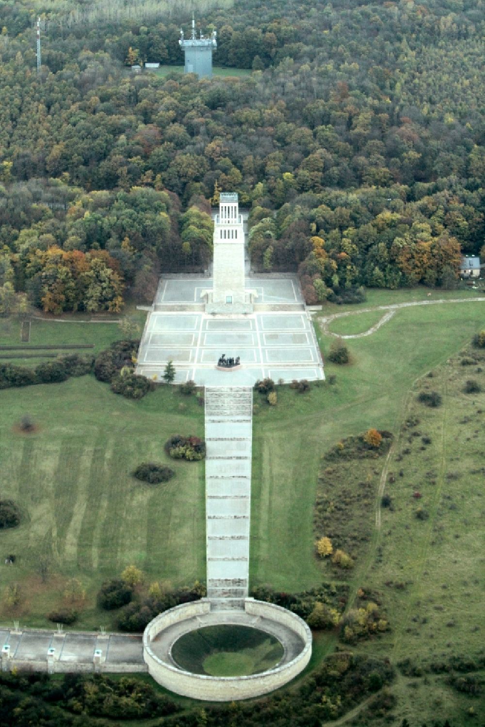 Weimar von oben - Gedenkstätte KZ Buchenwald auf dem Ettersberg bei Weimar in Thüringen