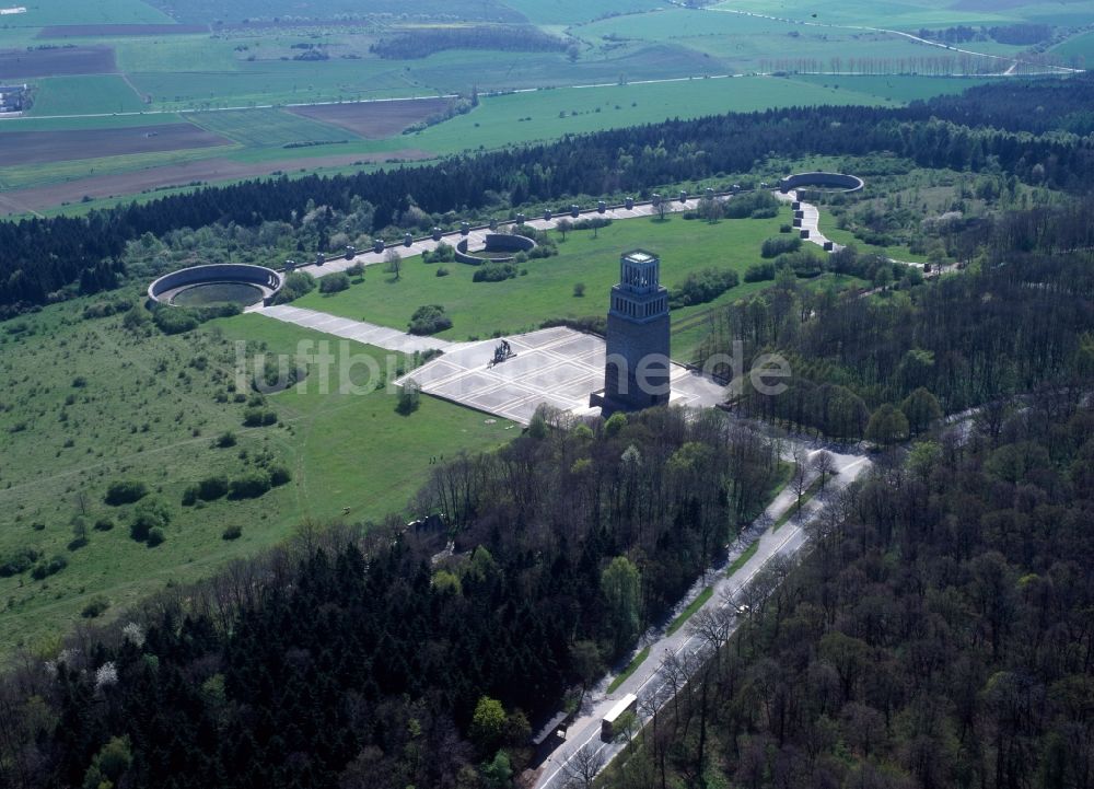 Weimar aus der Vogelperspektive: Gedenkstätte Buchenwald auf dem Ettersberg bei Weimar im Bundesland Thüringen