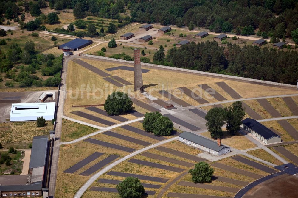 Oranienburg von oben - Gedenkstätte für das ehemalige Konzentrationslager Sachsenhausen an der Straße der Nationen im Bundesland Brandenburg