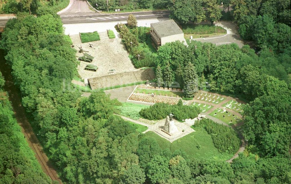 Seelow / Brandenburg von oben - Gedenkstätte an den Seelower Höhen.